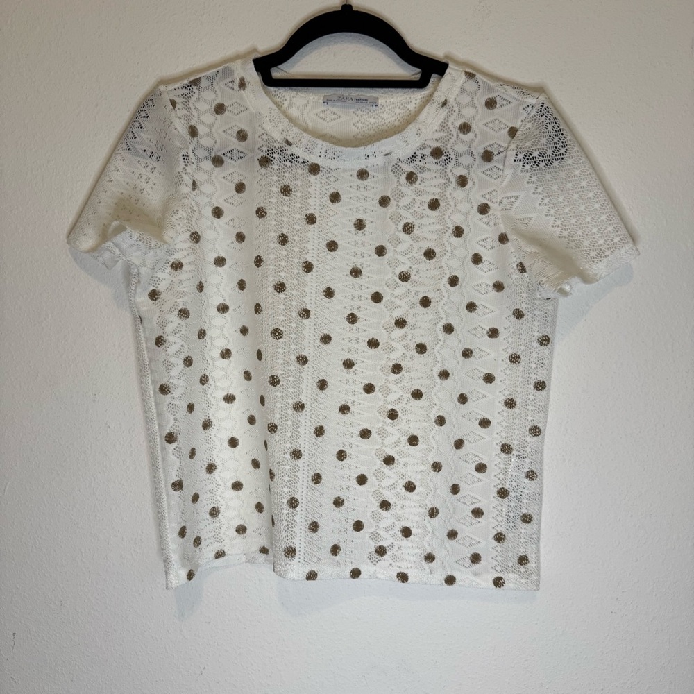 Zara Trafaluc lace white Knit gold polka dots Top Short Sleeves Size Medium